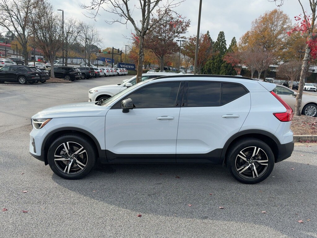 Certified 2024 Volvo XC40 B5 Core B5 AWD Core Bright Theme
