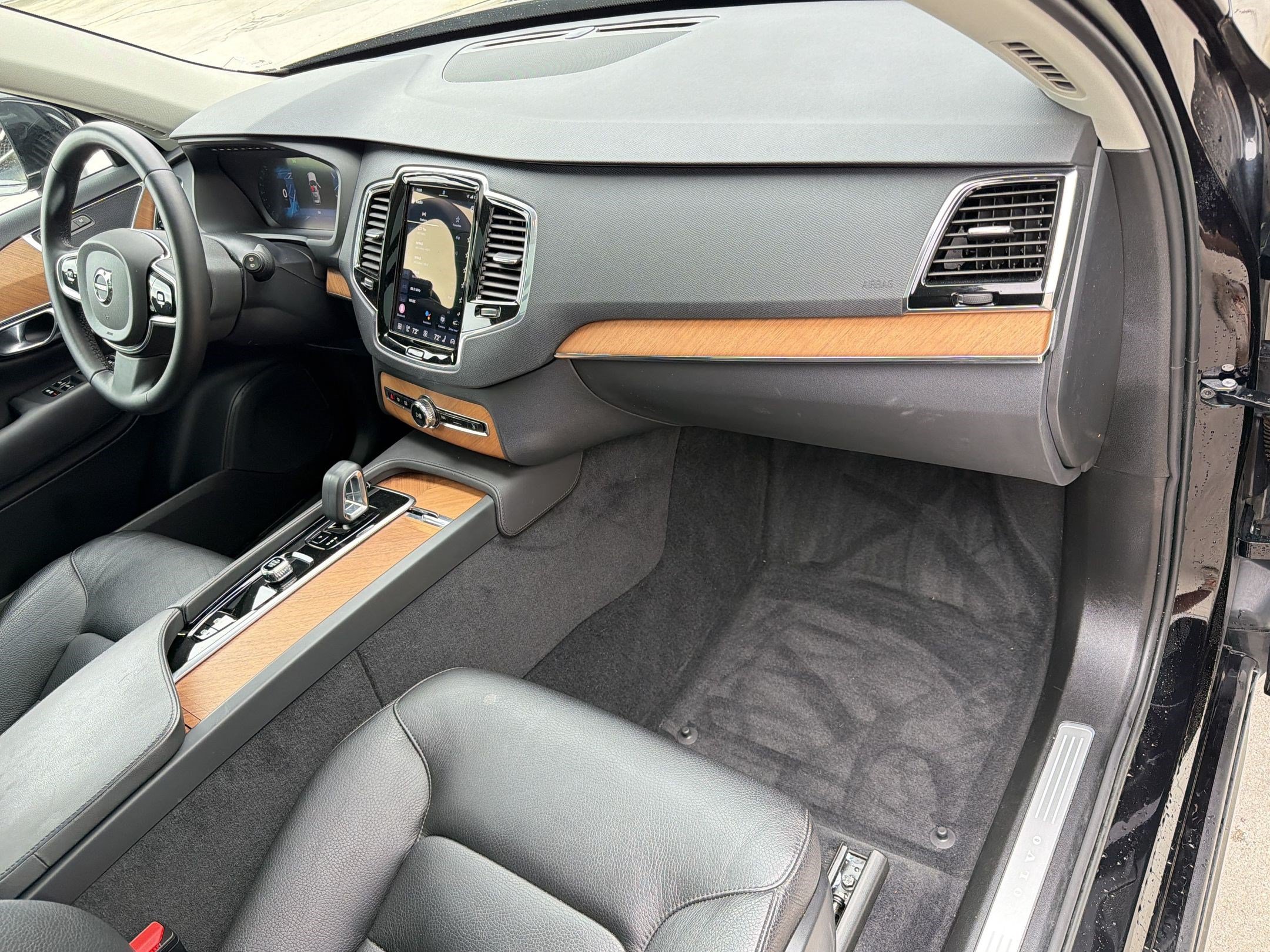 2023 Volvo XC90 Plus - Photo 31
