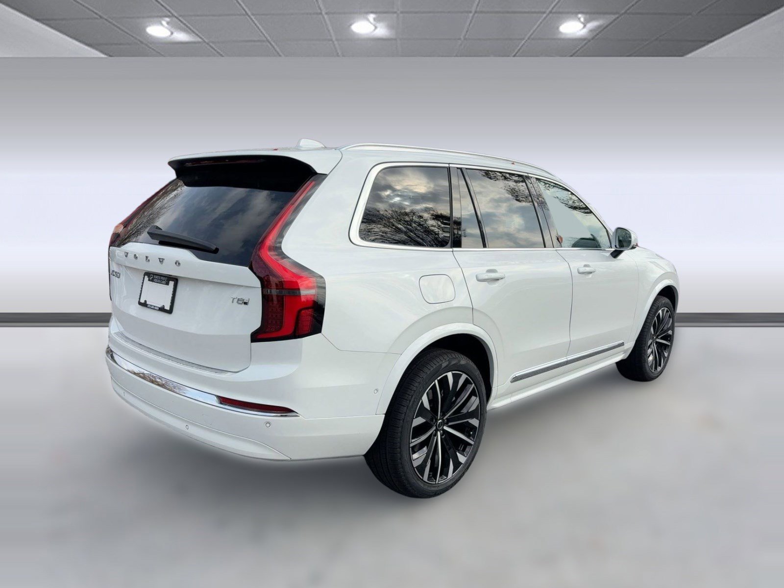 2026 Volvo XC90 Plus - Photo 9