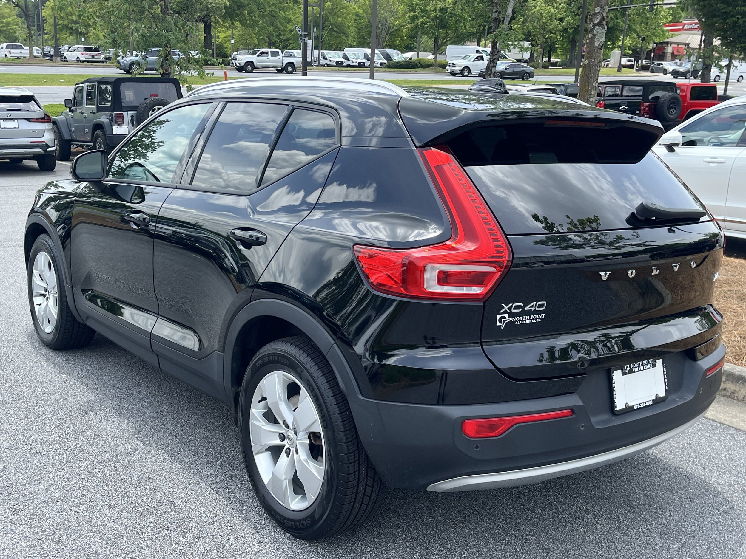 2020 Volvo XC40 Momentum photo 4