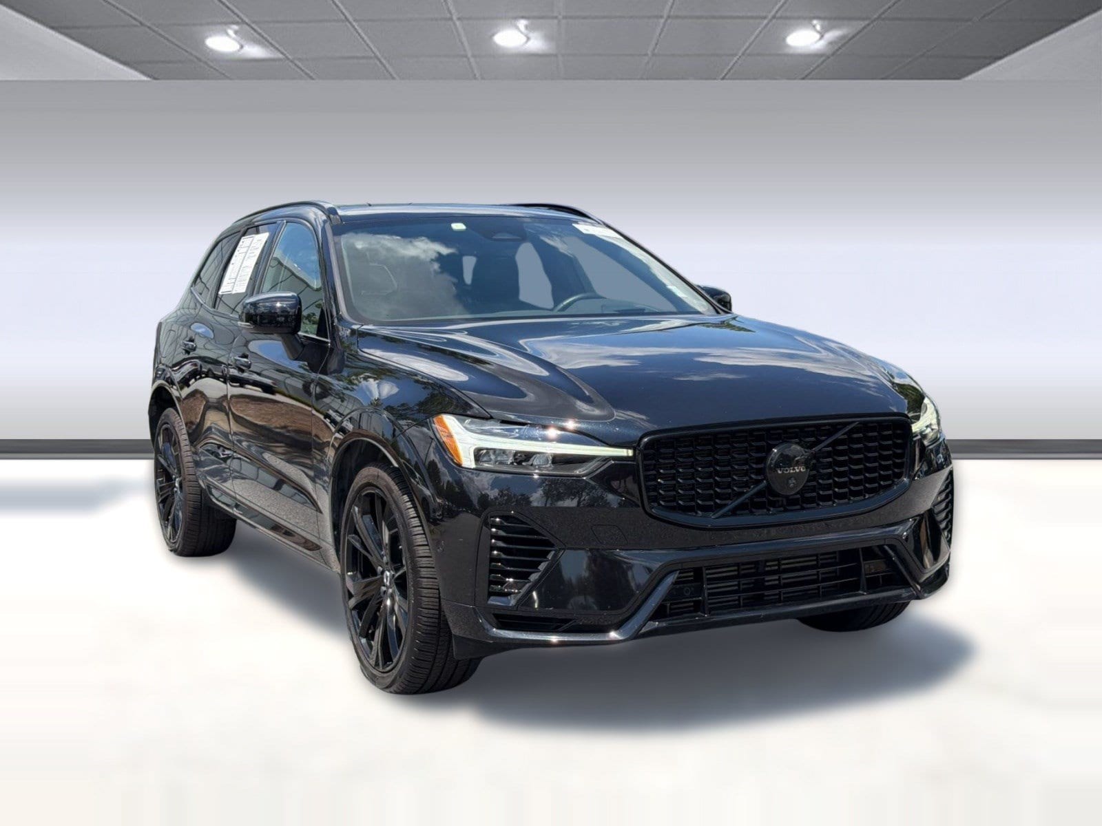 XC60 Recharge Plug-In Hybrid T8 Ultimate Black Edition SUV