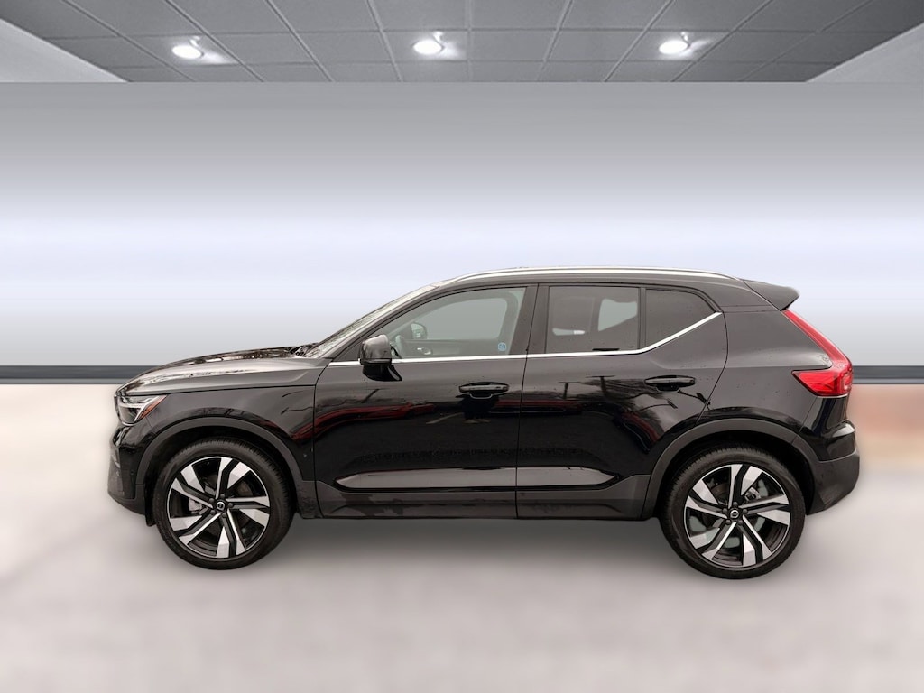 Certified 2024 Volvo XC40 B5 Plus B5 AWD Plus Bright Theme