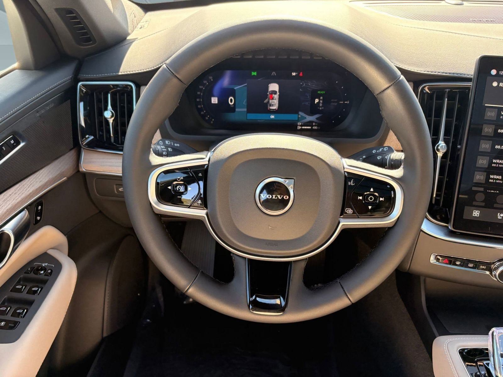 2026 Volvo XC90 Plus - Photo 17