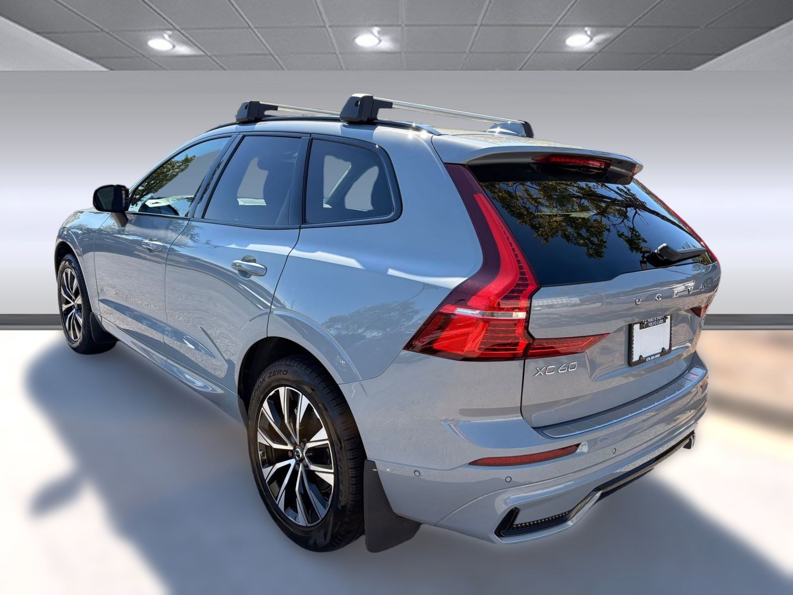 2024 Volvo XC60 B5 Plus photo 3