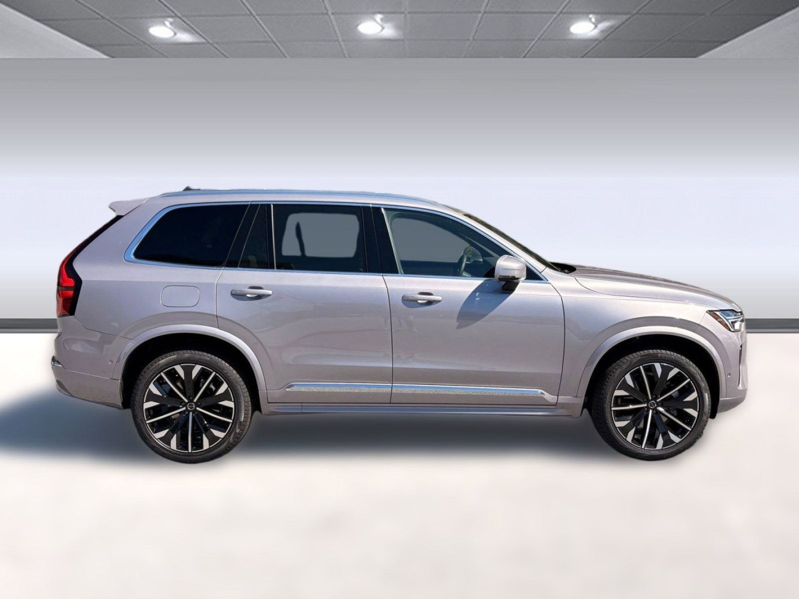 2026 Volvo XC90 Plus - Photo 8