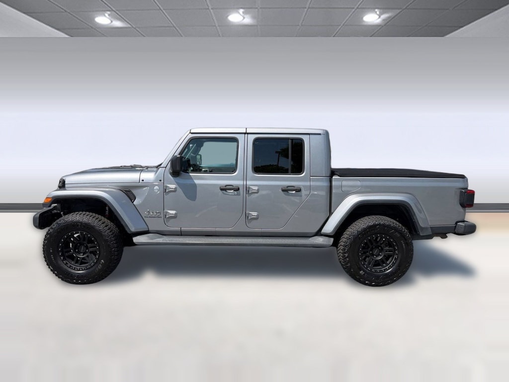 Used 2020 Jeep Gladiator Overland Truck Crew Cab
