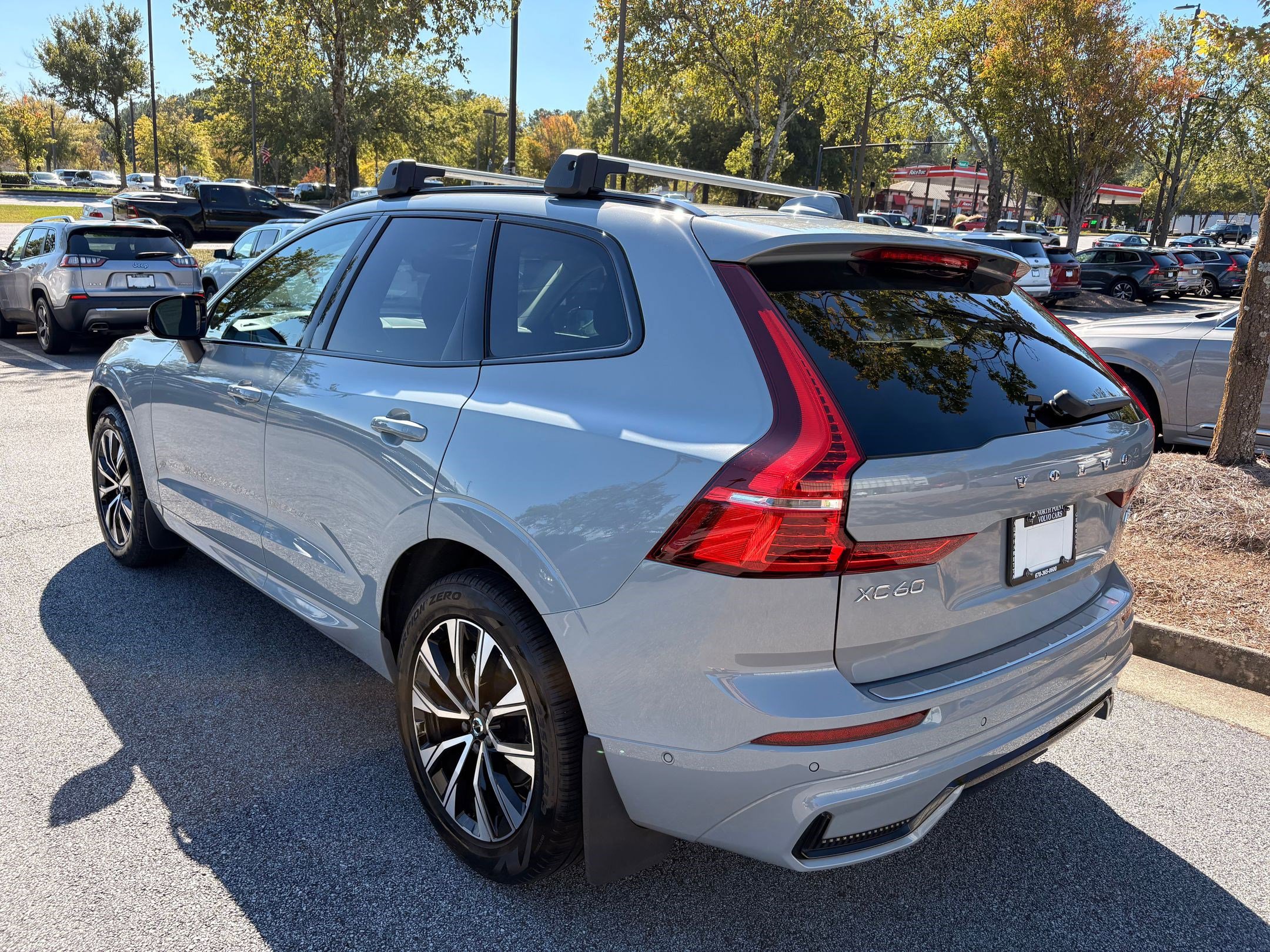2024 Volvo XC60 B5 Plus photo 3