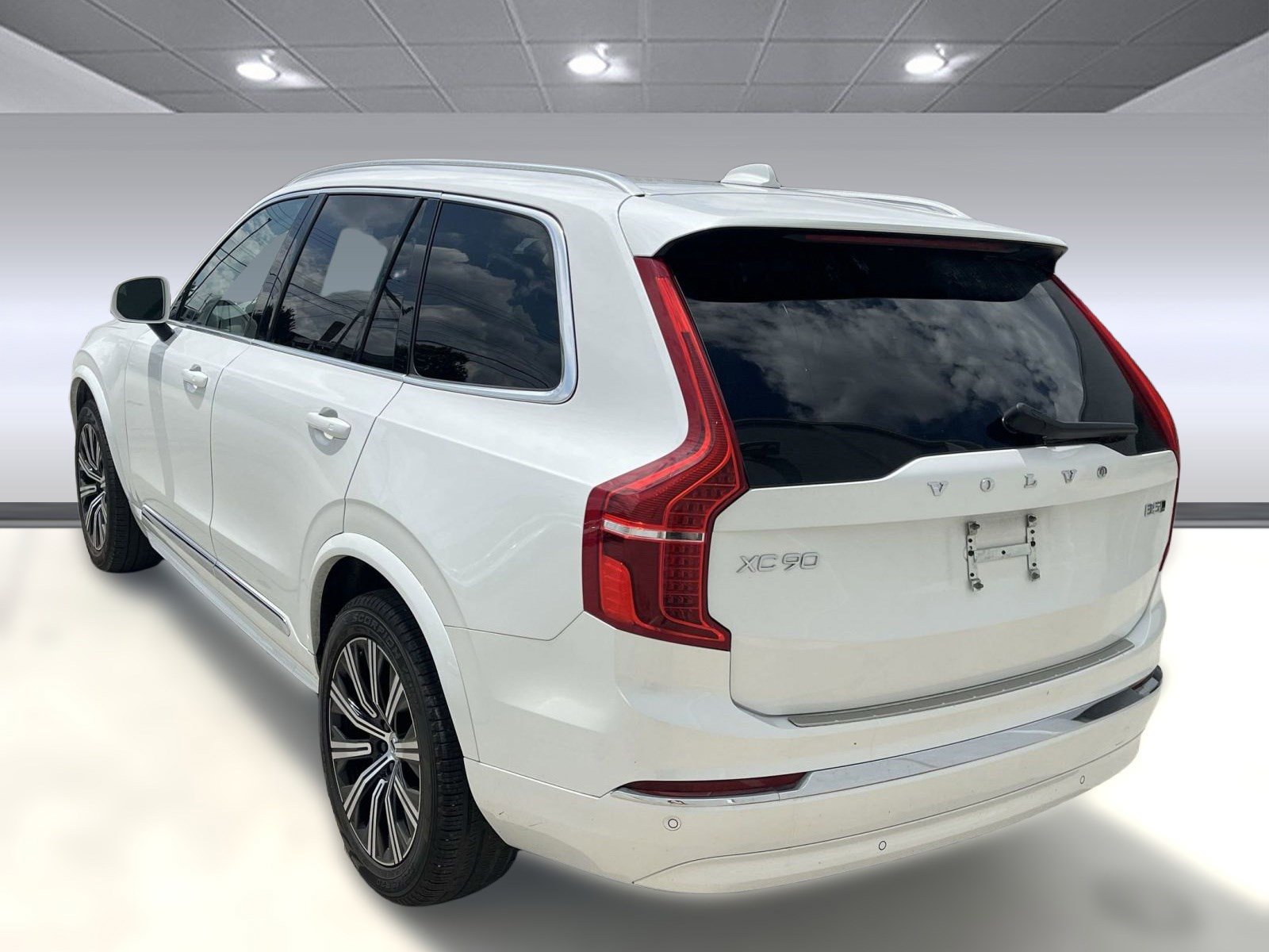2024 Volvo XC90 B5 AWD Core photo 2