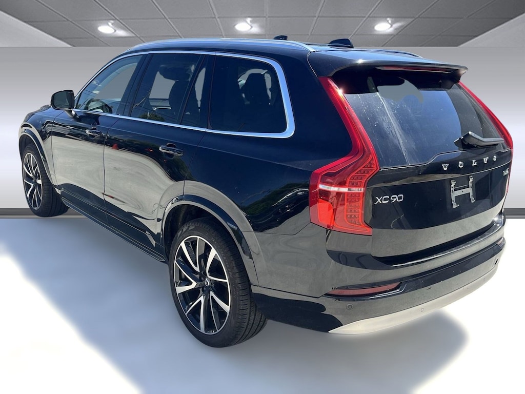 Certified 2022 Volvo XC90 T6 Momentum 7 Passenger T6 AWD Momentum 7P