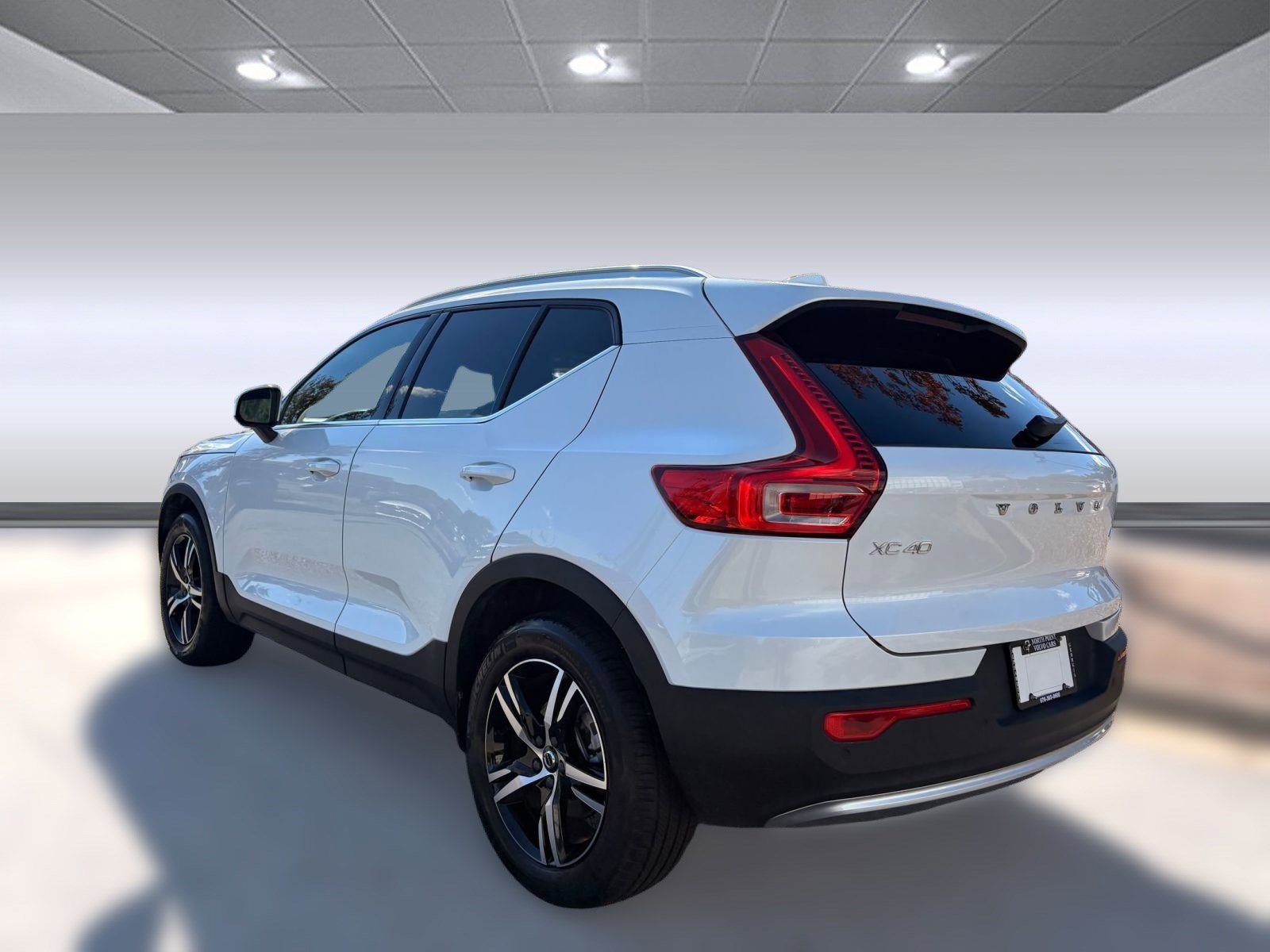 2025 Volvo XC40 AWD Core photo 3