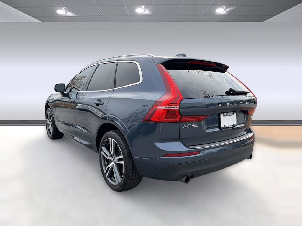 Used 2021 Volvo XC60 T5 Momentum SUV