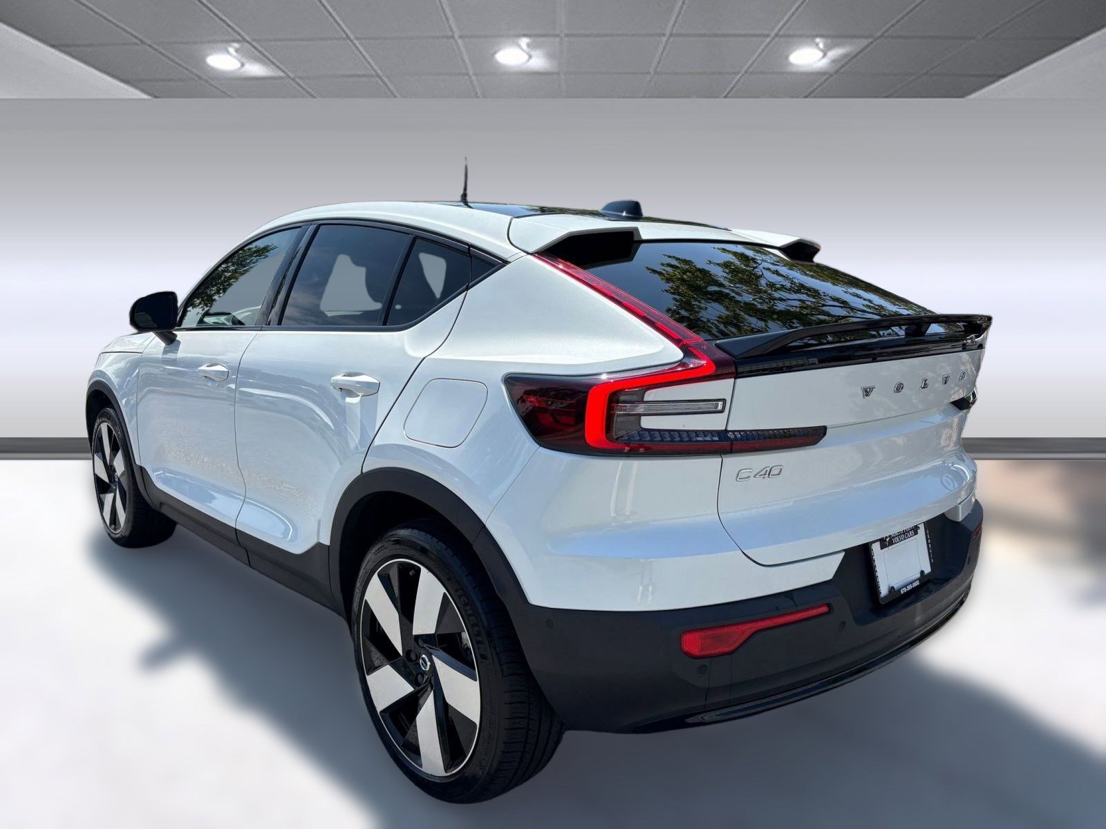 2023 Volvo C40 Recharge Ultimate photo 2