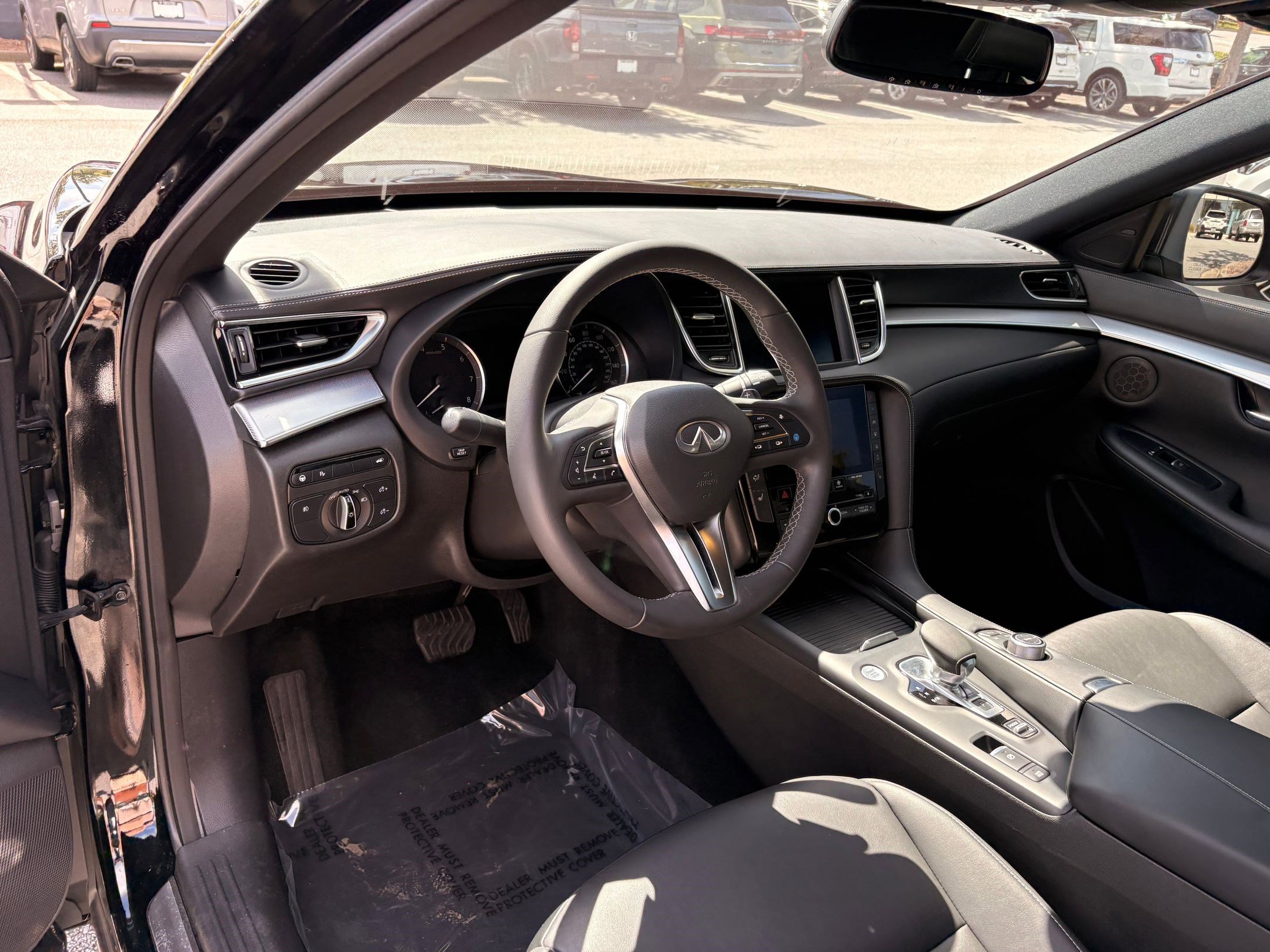 2021 Infiniti QX50 Luxe AWD photo 3