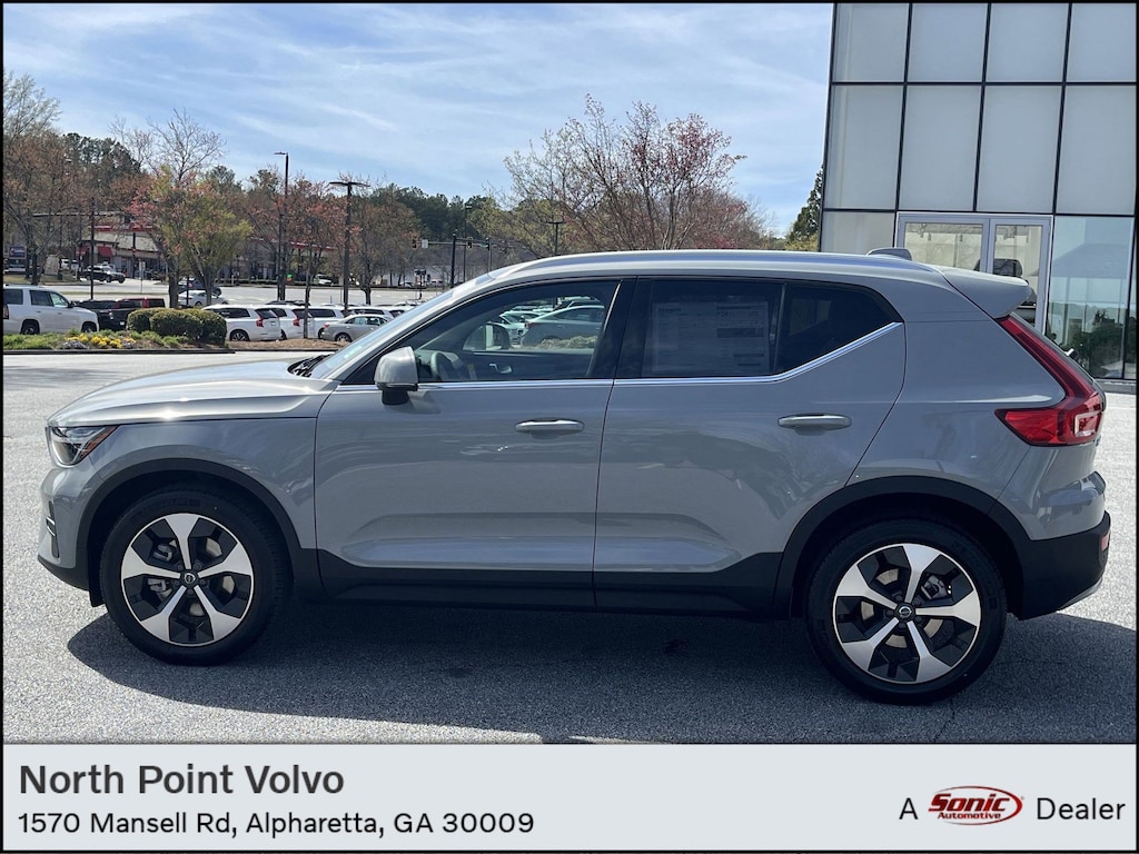 Used 2025 Volvo XC40 Core Bright Theme B5 AWD Core Bright Theme