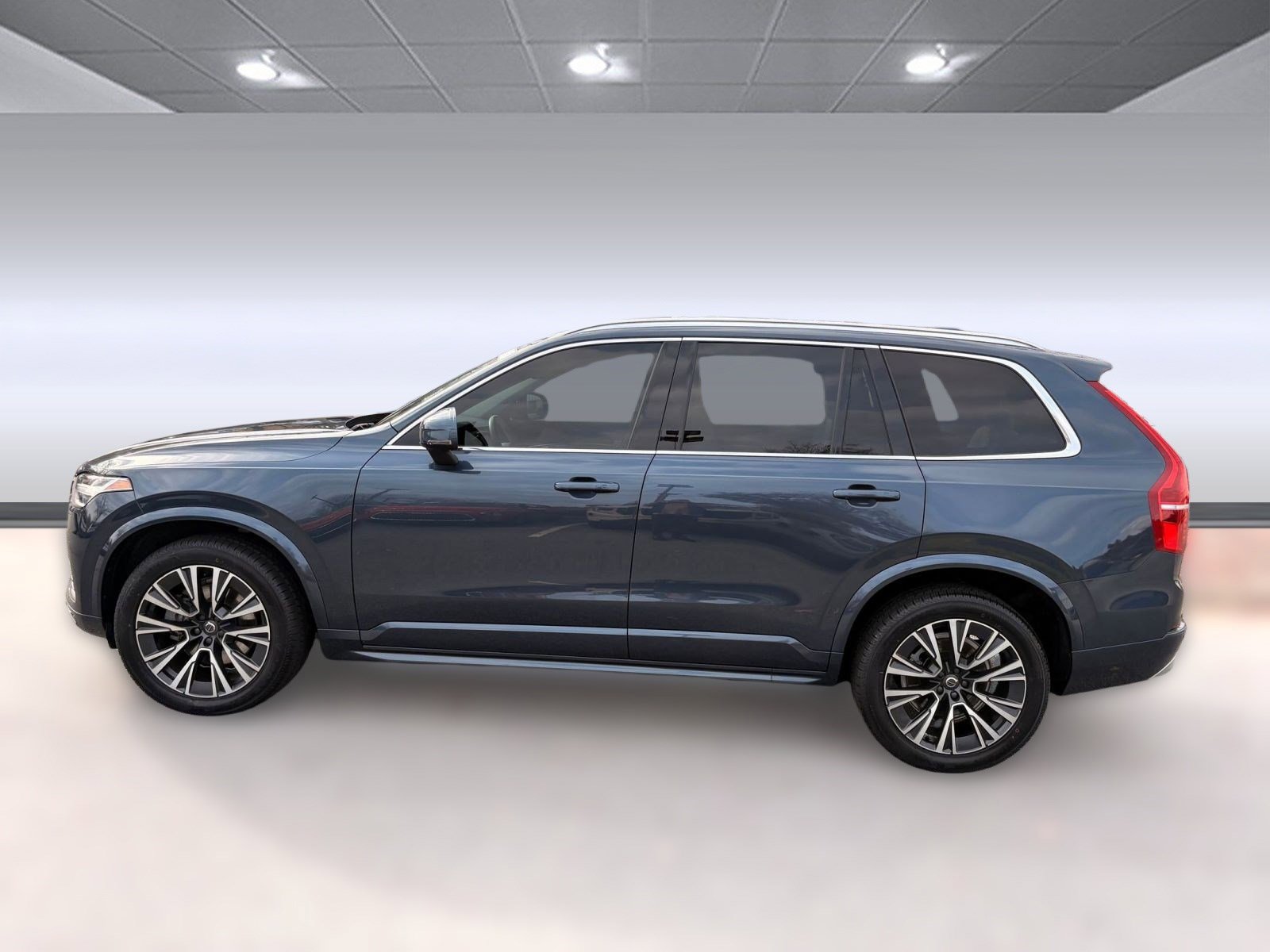 2022 Volvo XC90 T5 Momentum photo 2