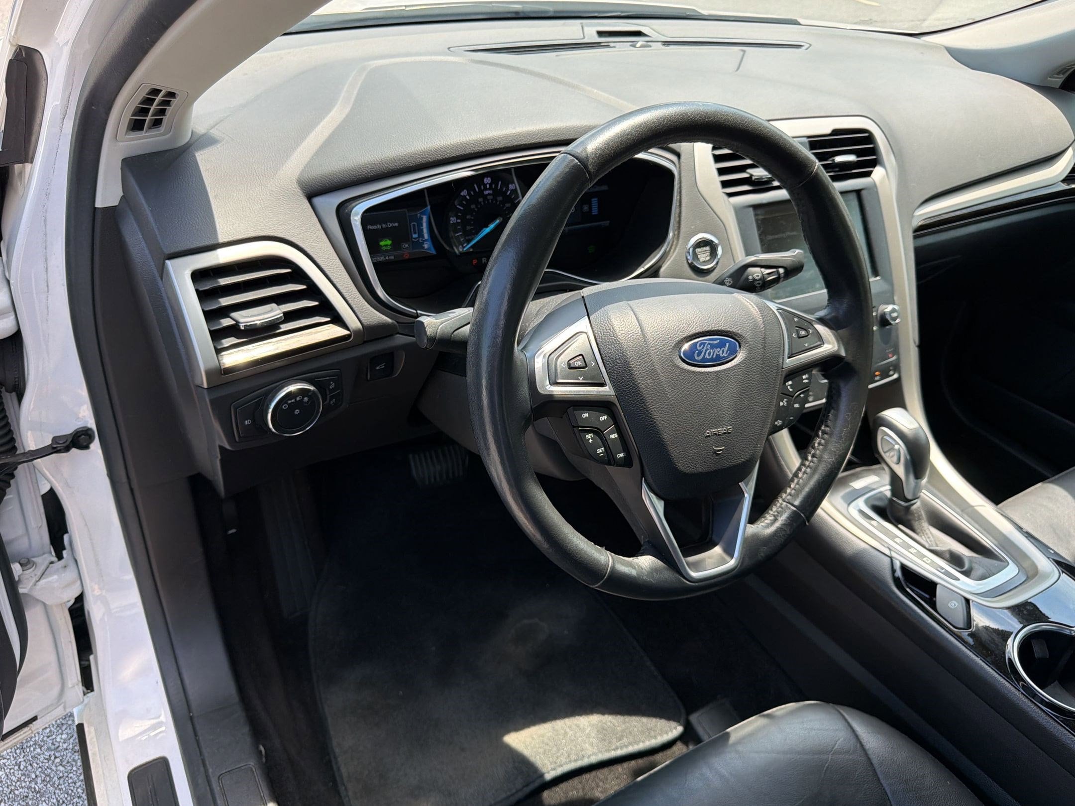 Fusion Energi SE Luxury Sedan