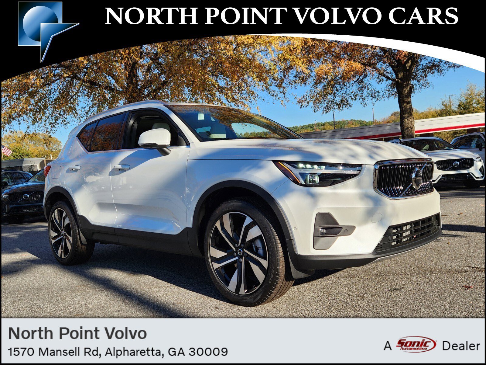 2025 Volvo XC40 B5 Plus Bright Theme