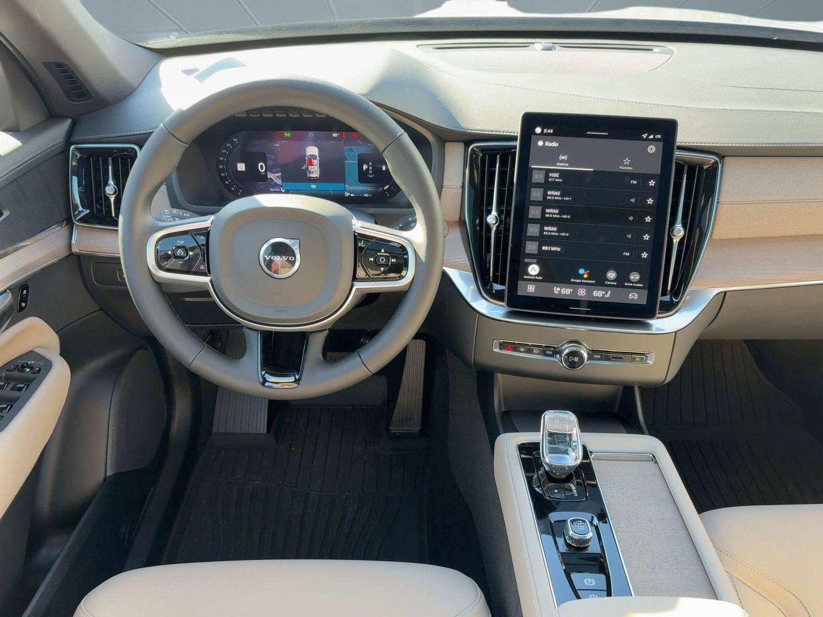 2026 Volvo XC90 Plus - Photo 28