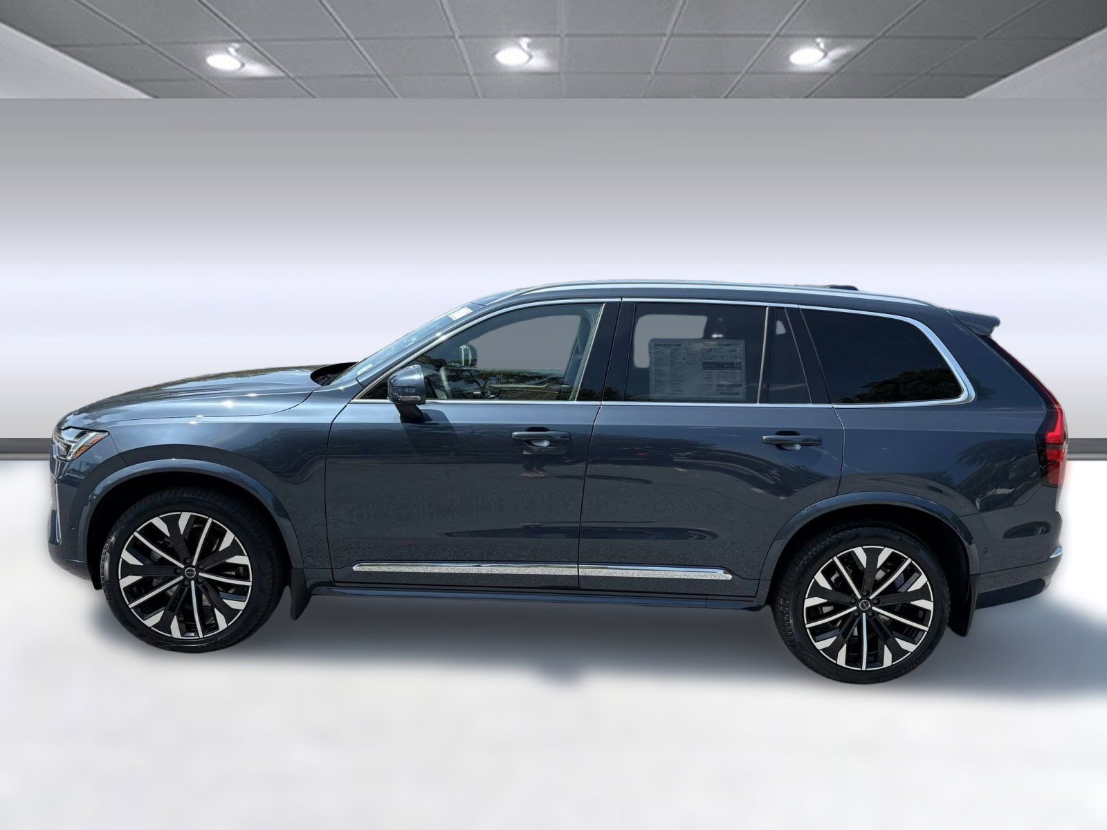 2026 Volvo XC90 Plus photo 2