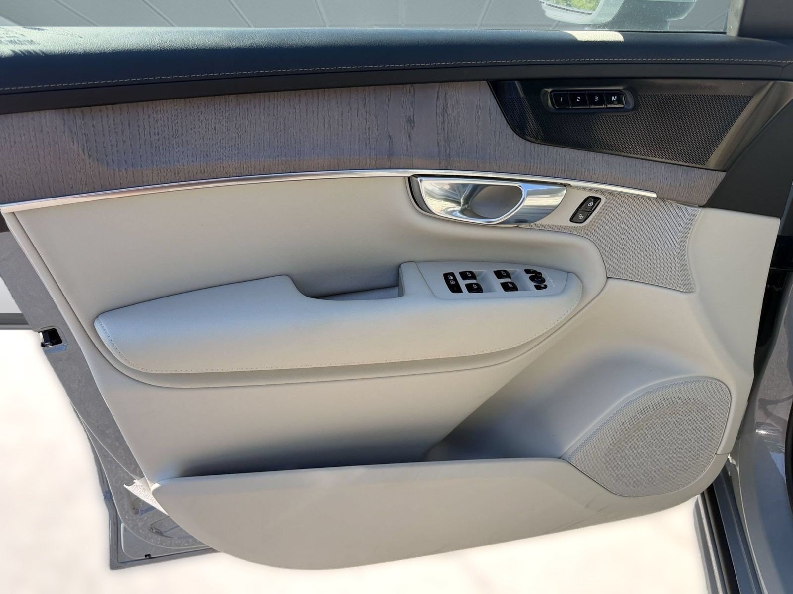 2026 Volvo XC90 Ultra - Photo 11
