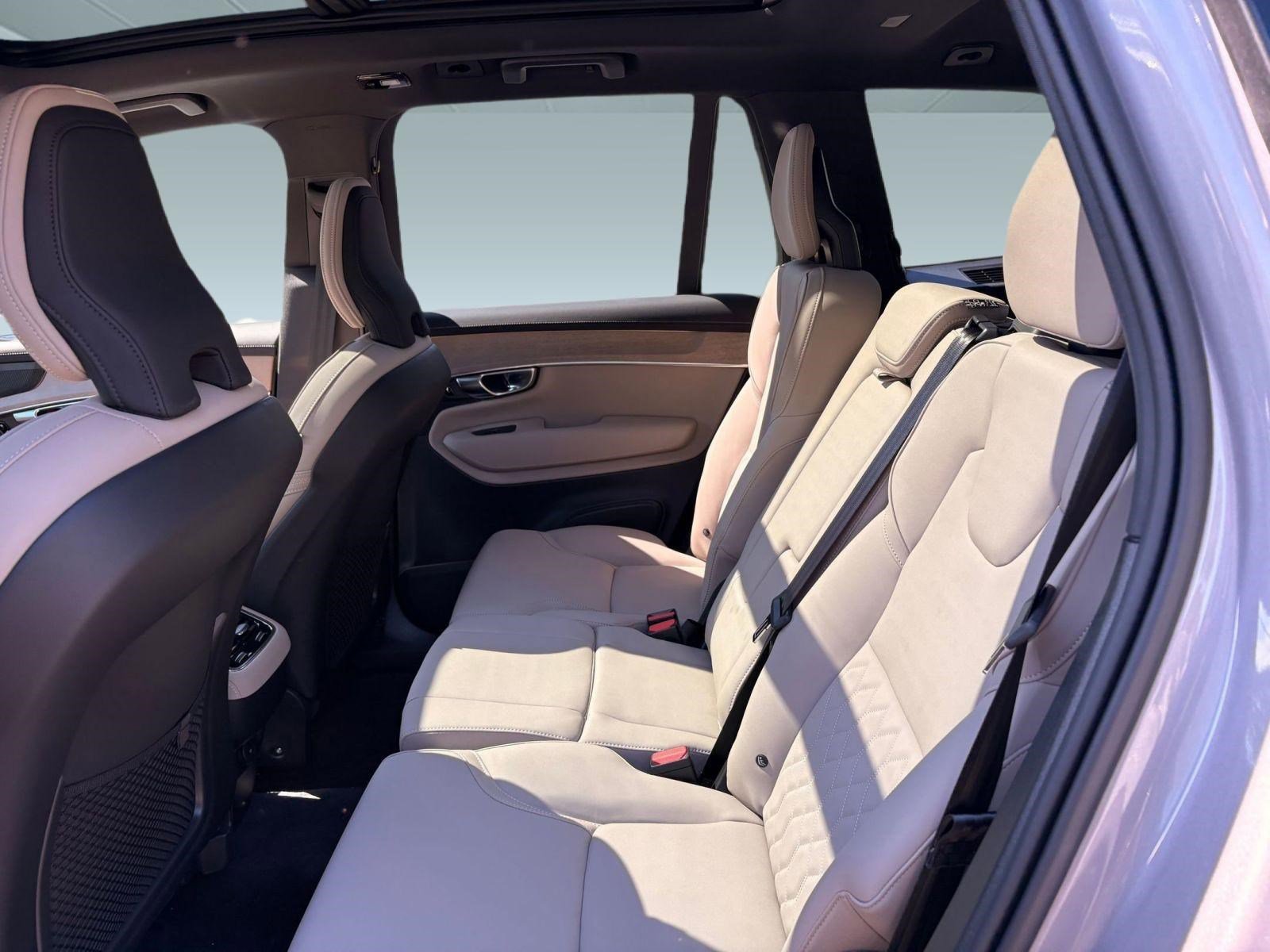 2026 Volvo XC90 Plus - Photo 24