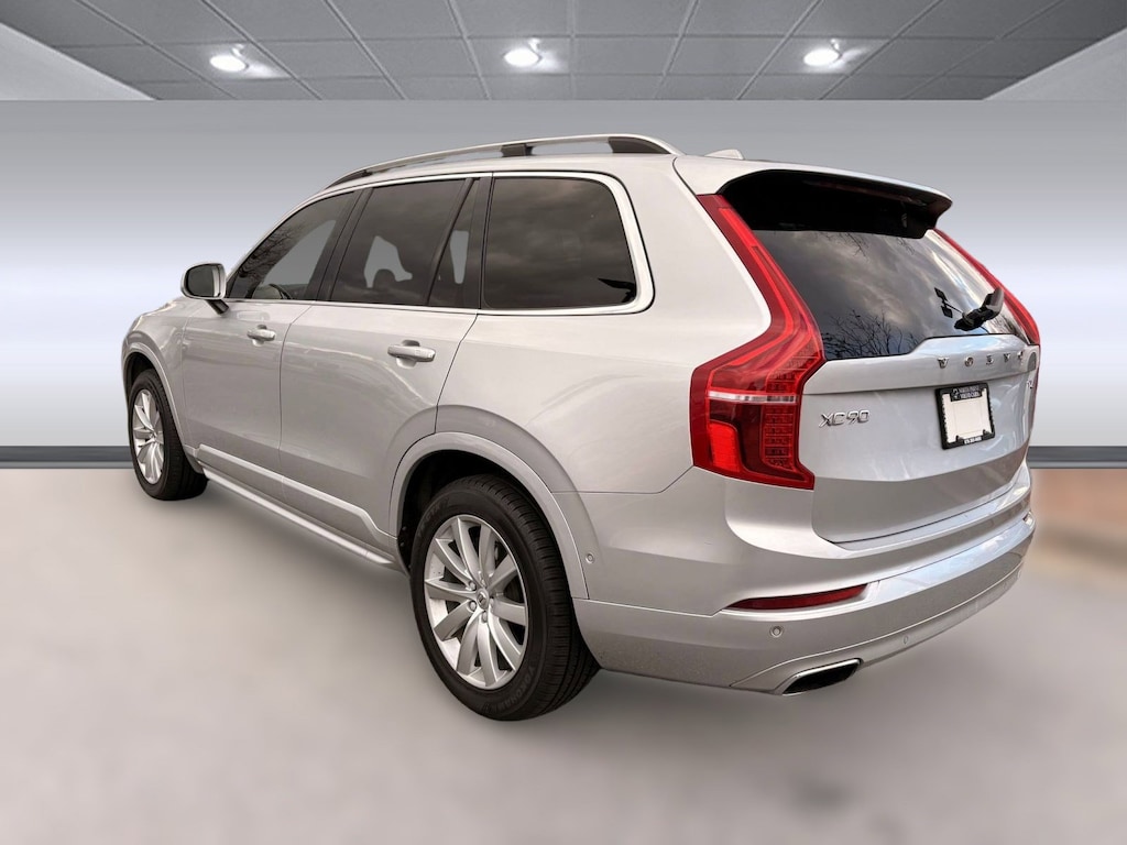 Used 2018 Volvo XC90 T6 Momentum 7 Passenger T6 AWD 7-Passenger Momentum