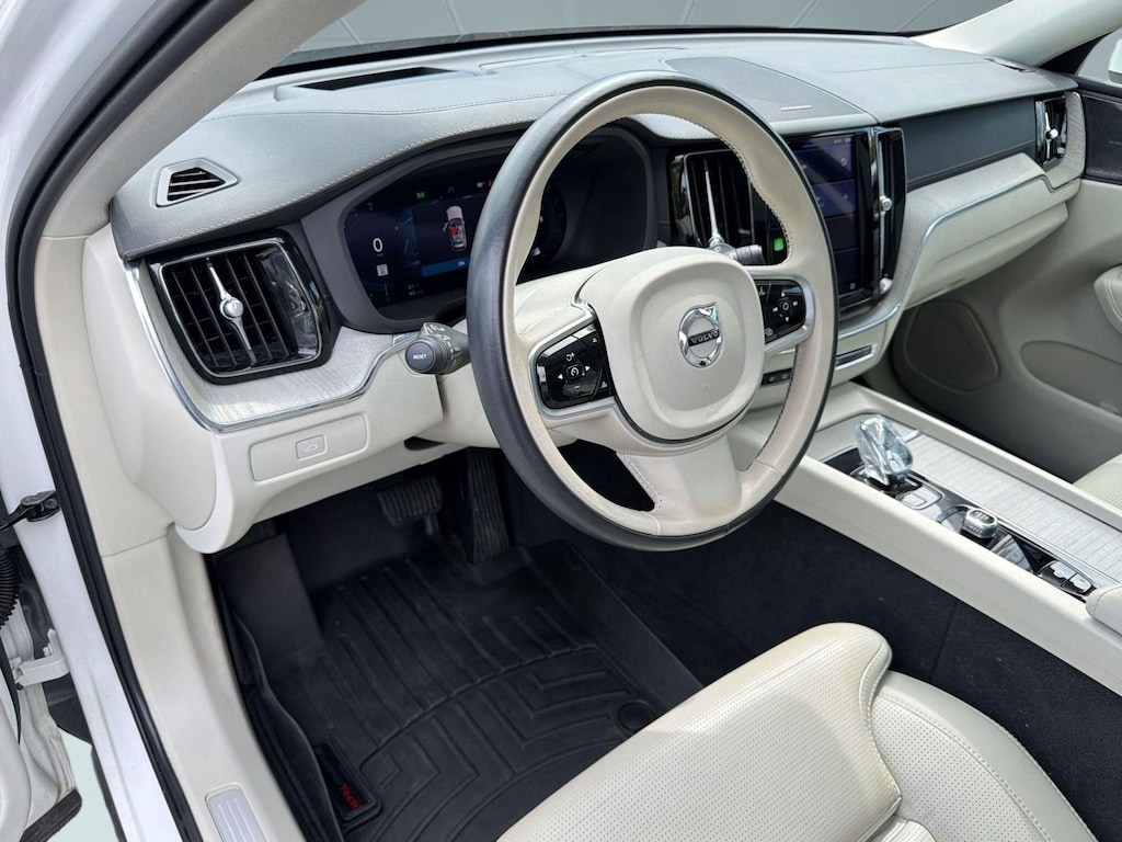 Used 2023 Volvo XC60 B5 Ultimate SUV