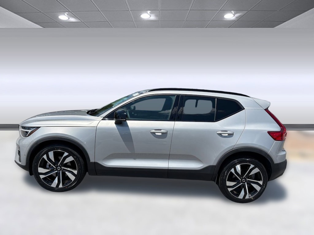 Certified 2023 Volvo XC40 B5 Ultimate B5 AWD Ultimate Dark Theme