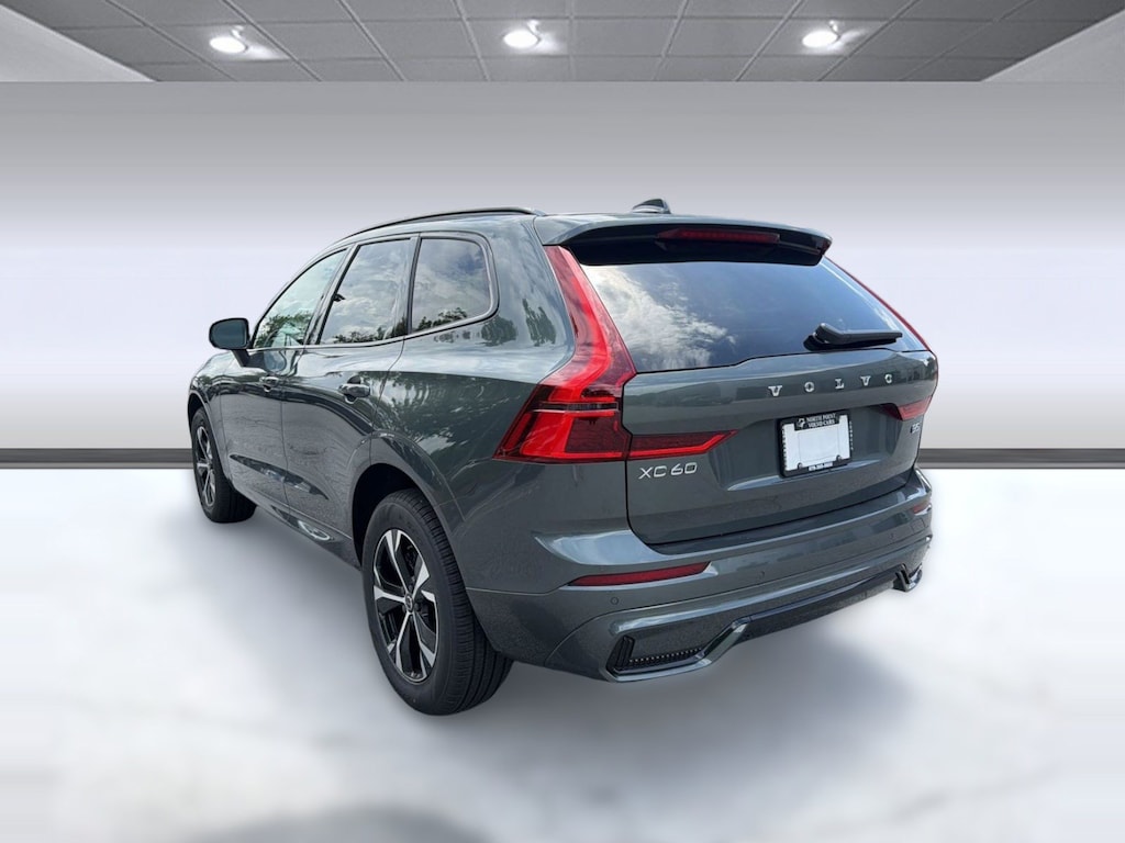 New 2026 Volvo XC60 B5 Core SUV