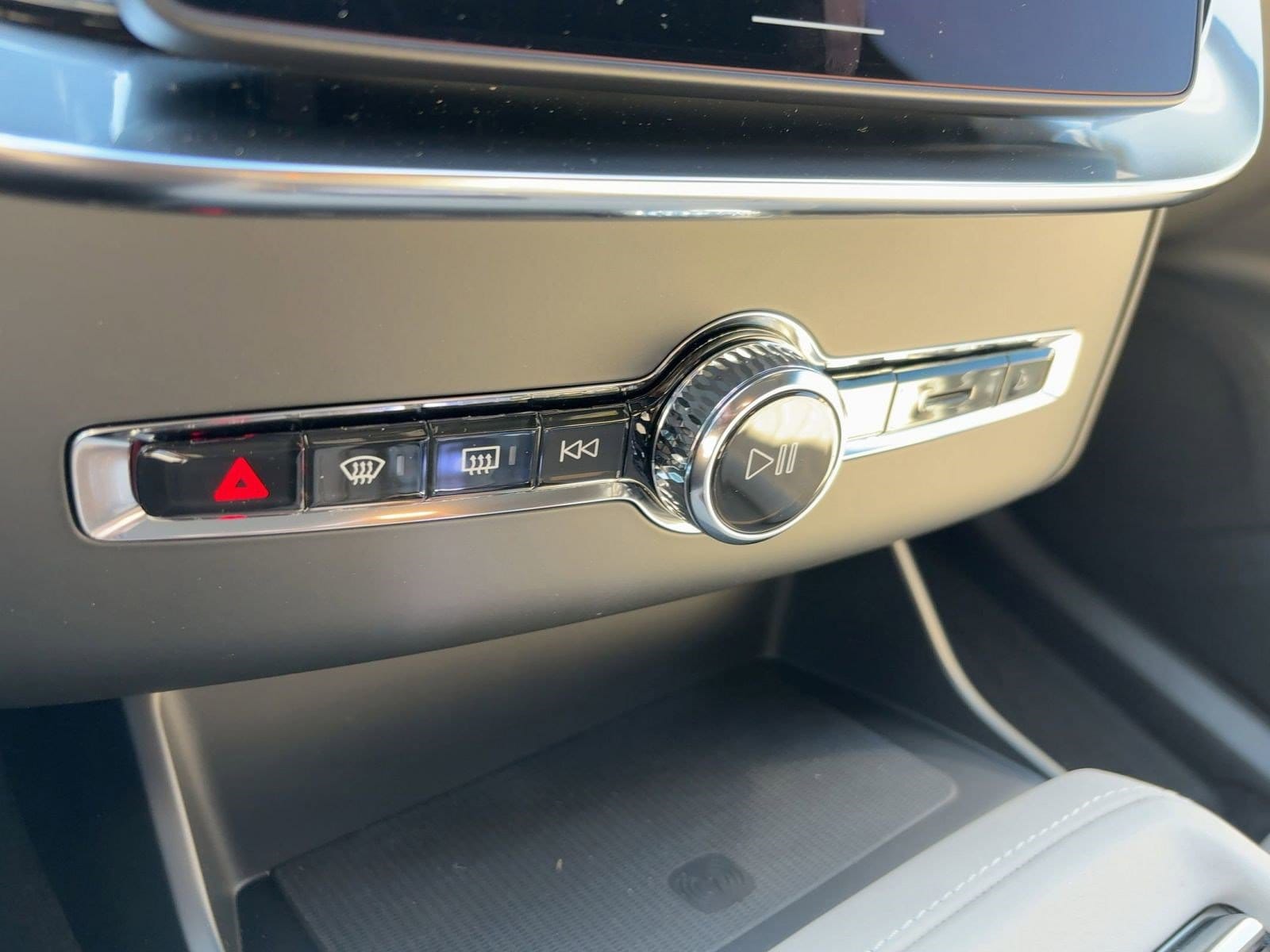 2026 Volvo XC90 Plus - Photo 19