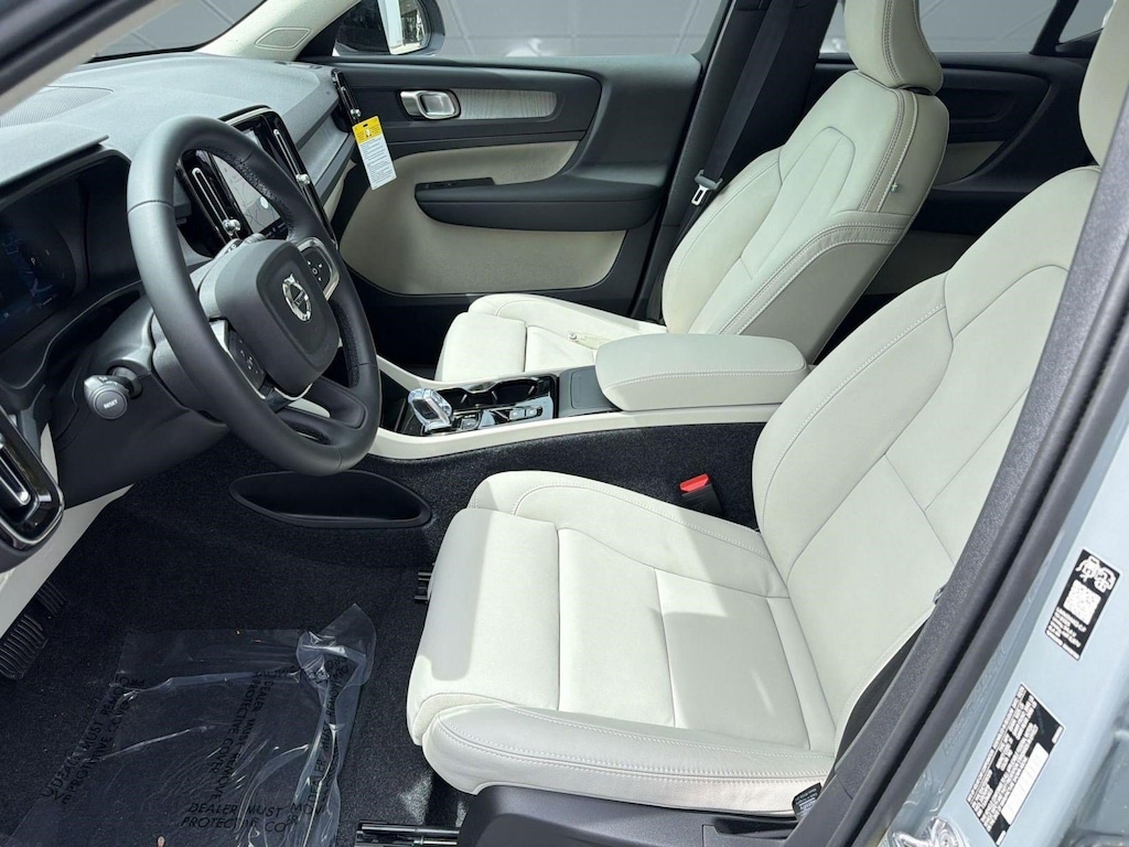 New 2026 Volvo XC40 B5 Plus SUV
