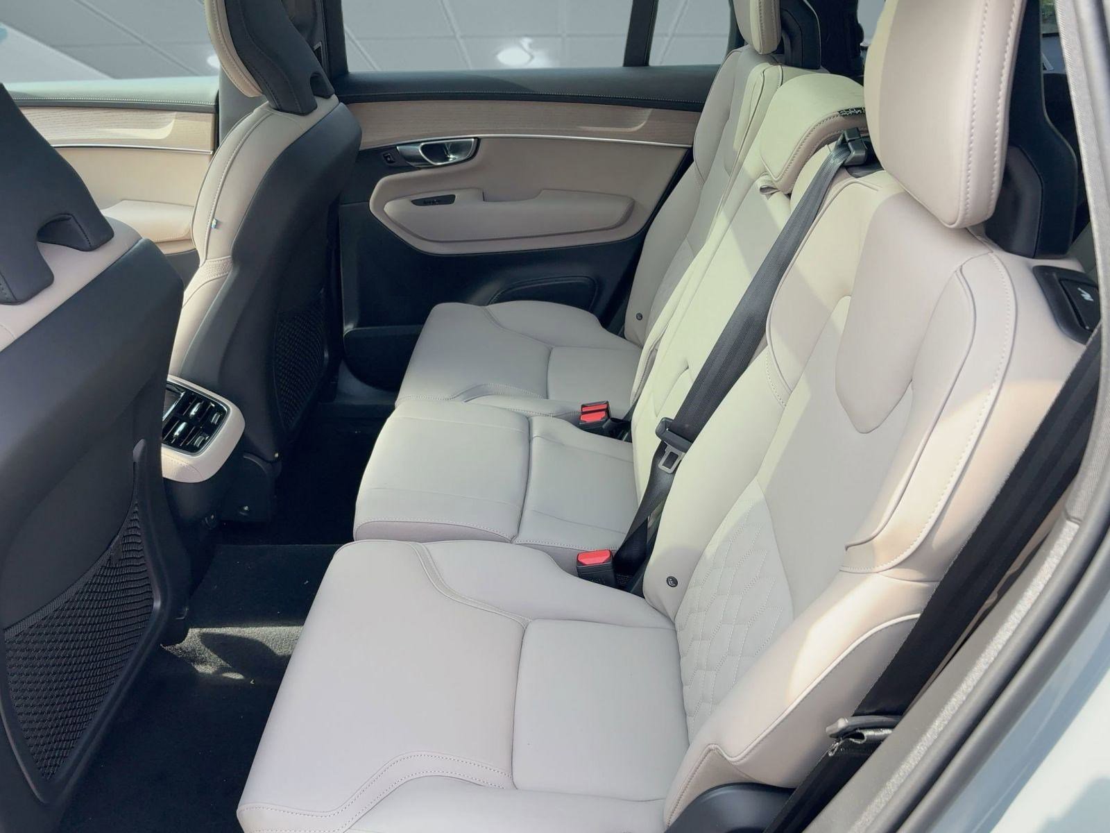 2026 Volvo XC90 Plus - Photo 15