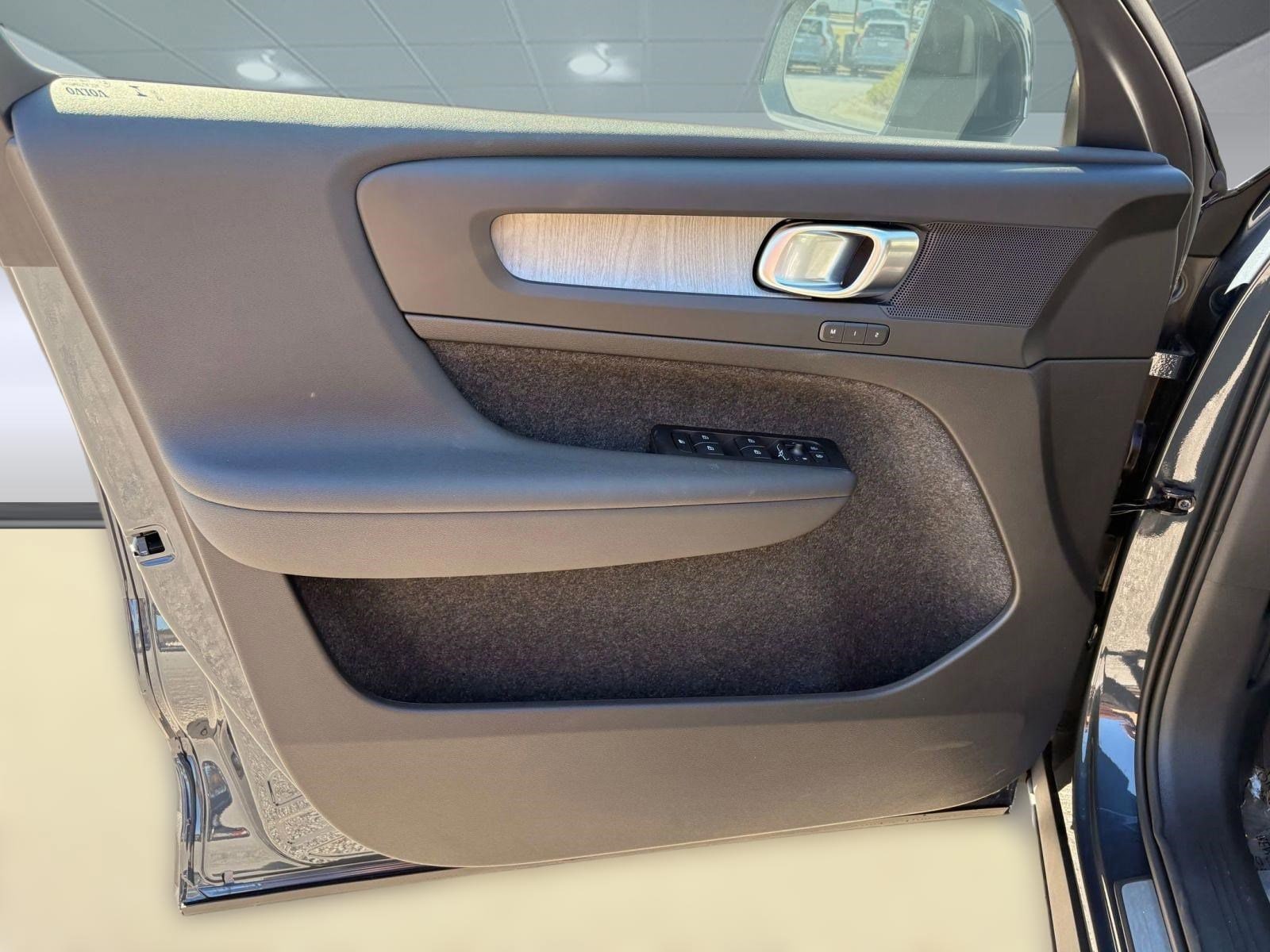 2026 Volvo XC40 Core - Photo 22