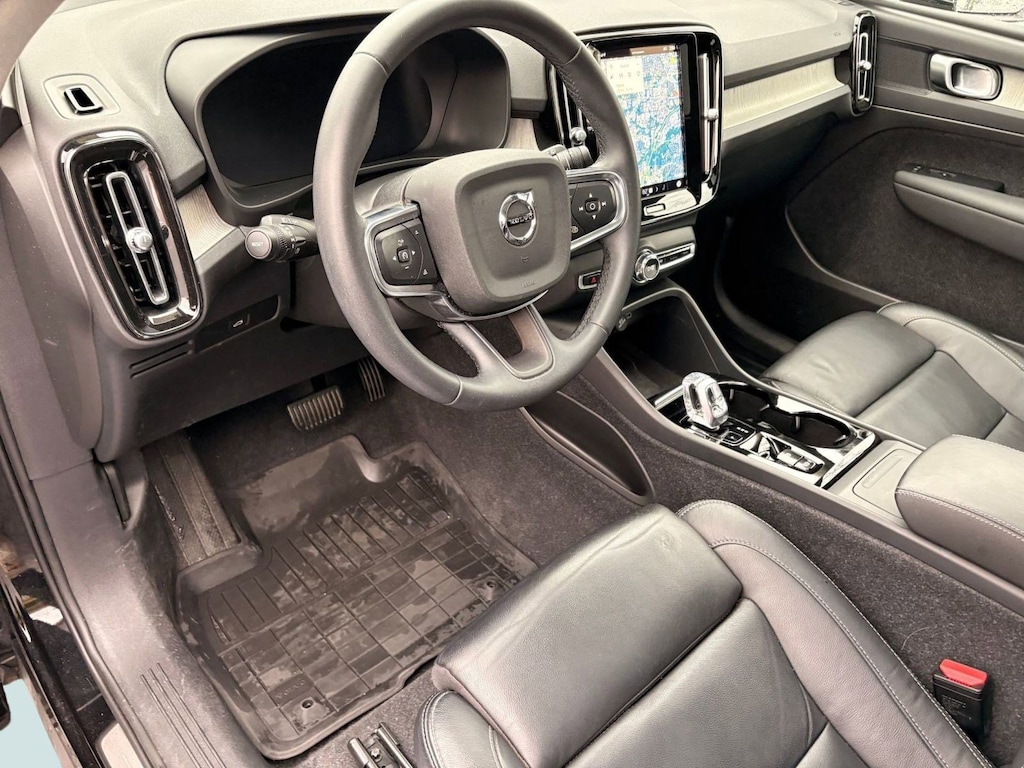 Certified 2024 Volvo XC40 B5 Plus B5 AWD Plus Bright Theme