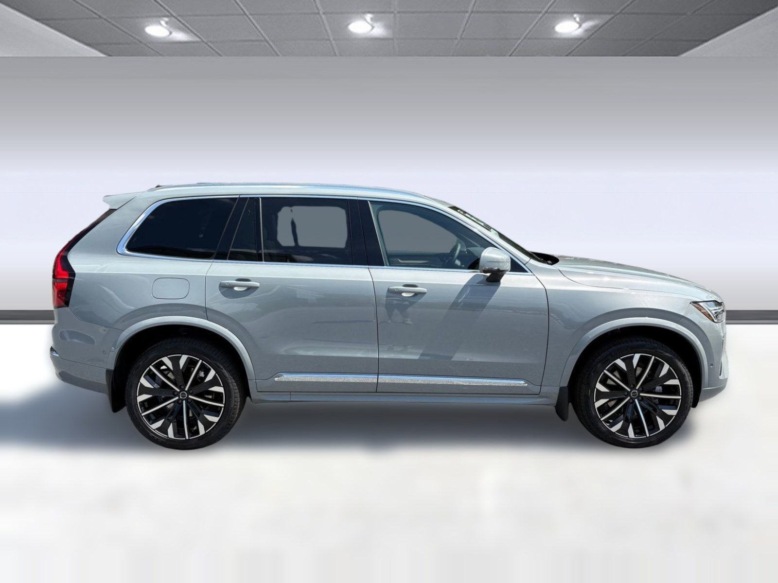 2026 Volvo XC90 Plus - Photo 8