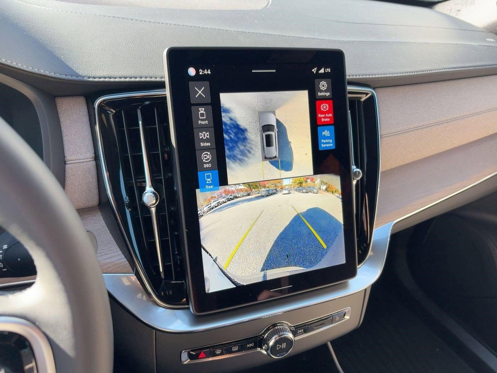 2026 Volvo XC90 Plus - Photo 25