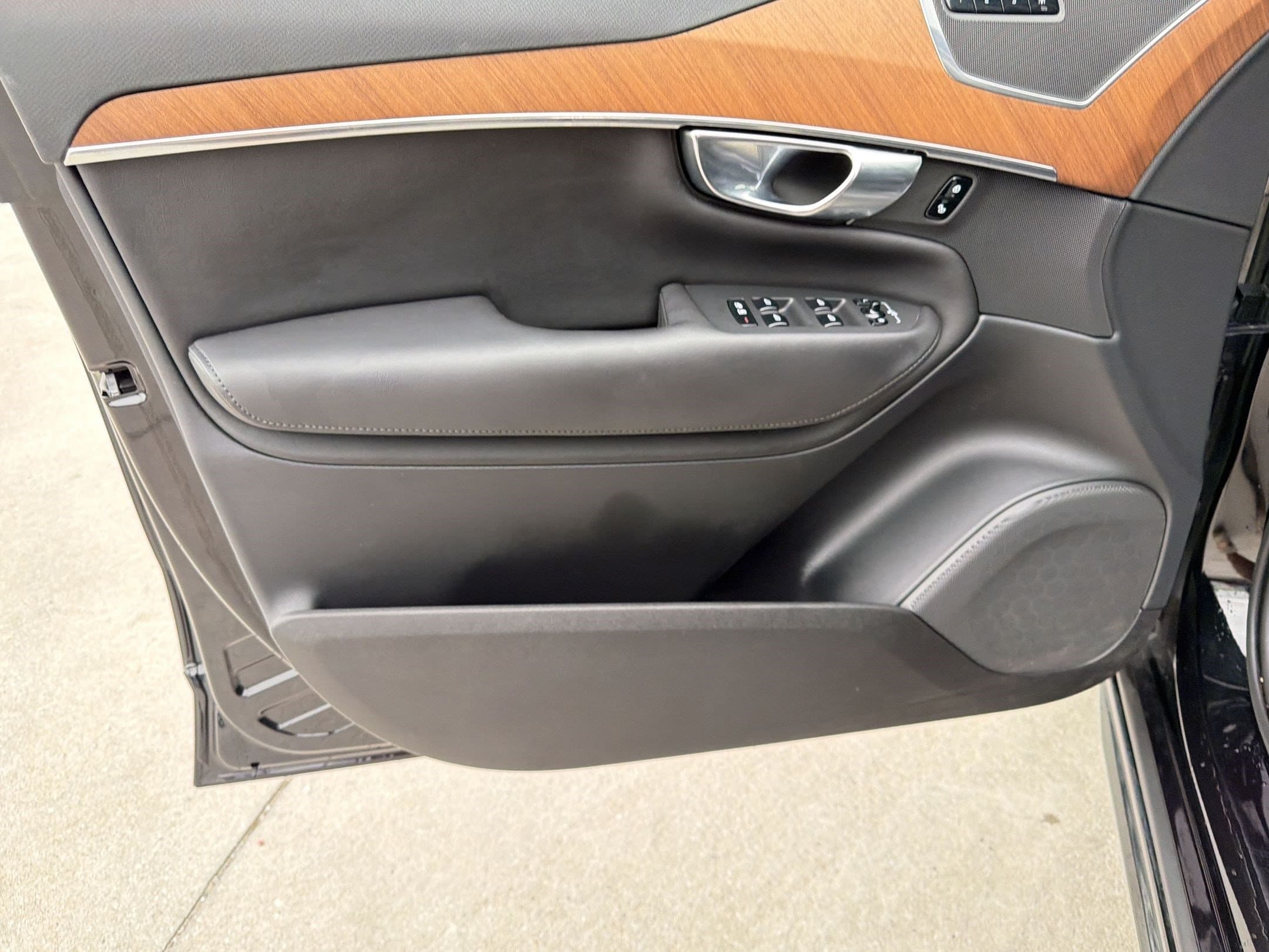 2023 Volvo XC90 Plus - Photo 26