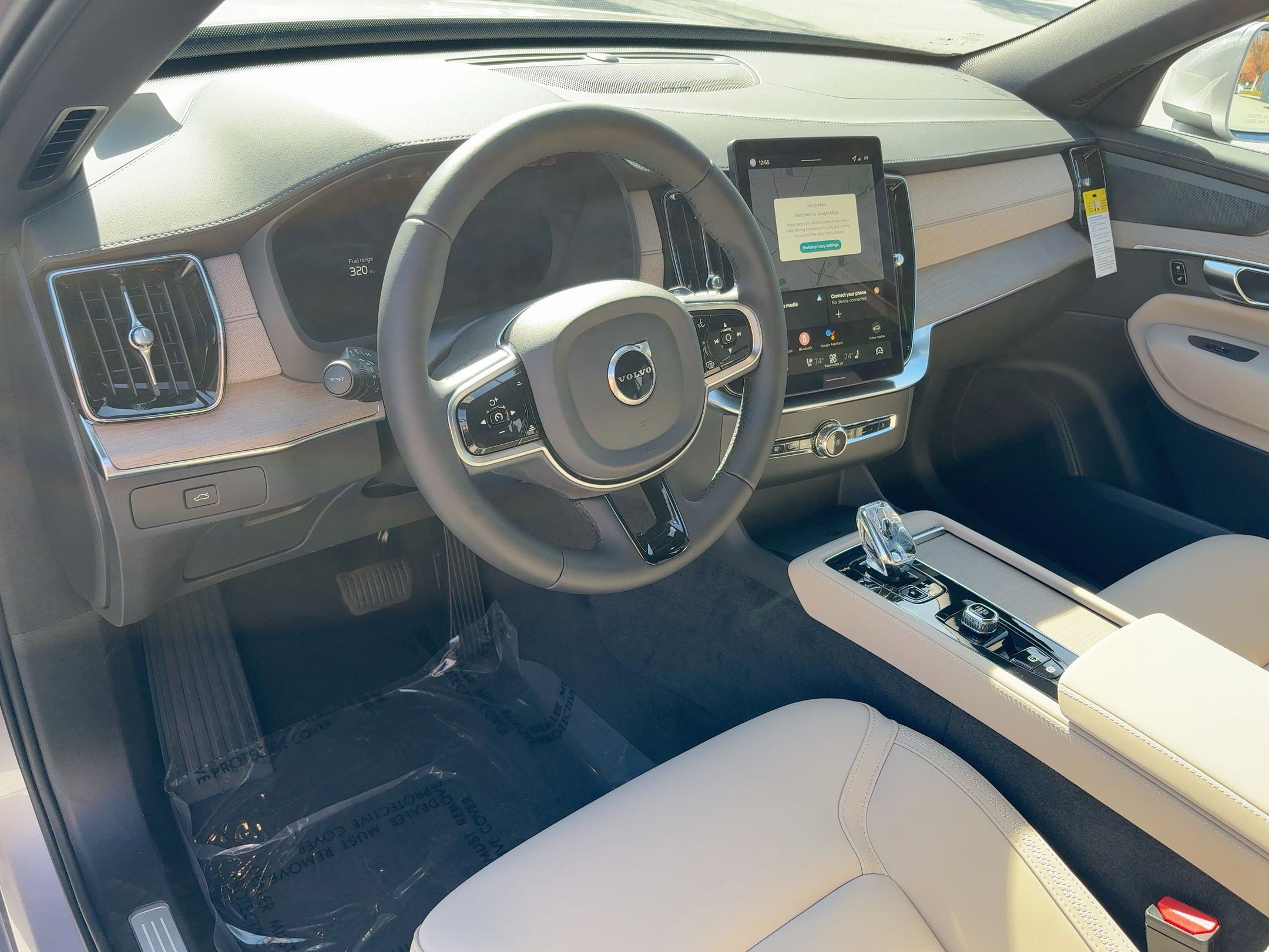 2026 Volvo XC90 Plus photo 4