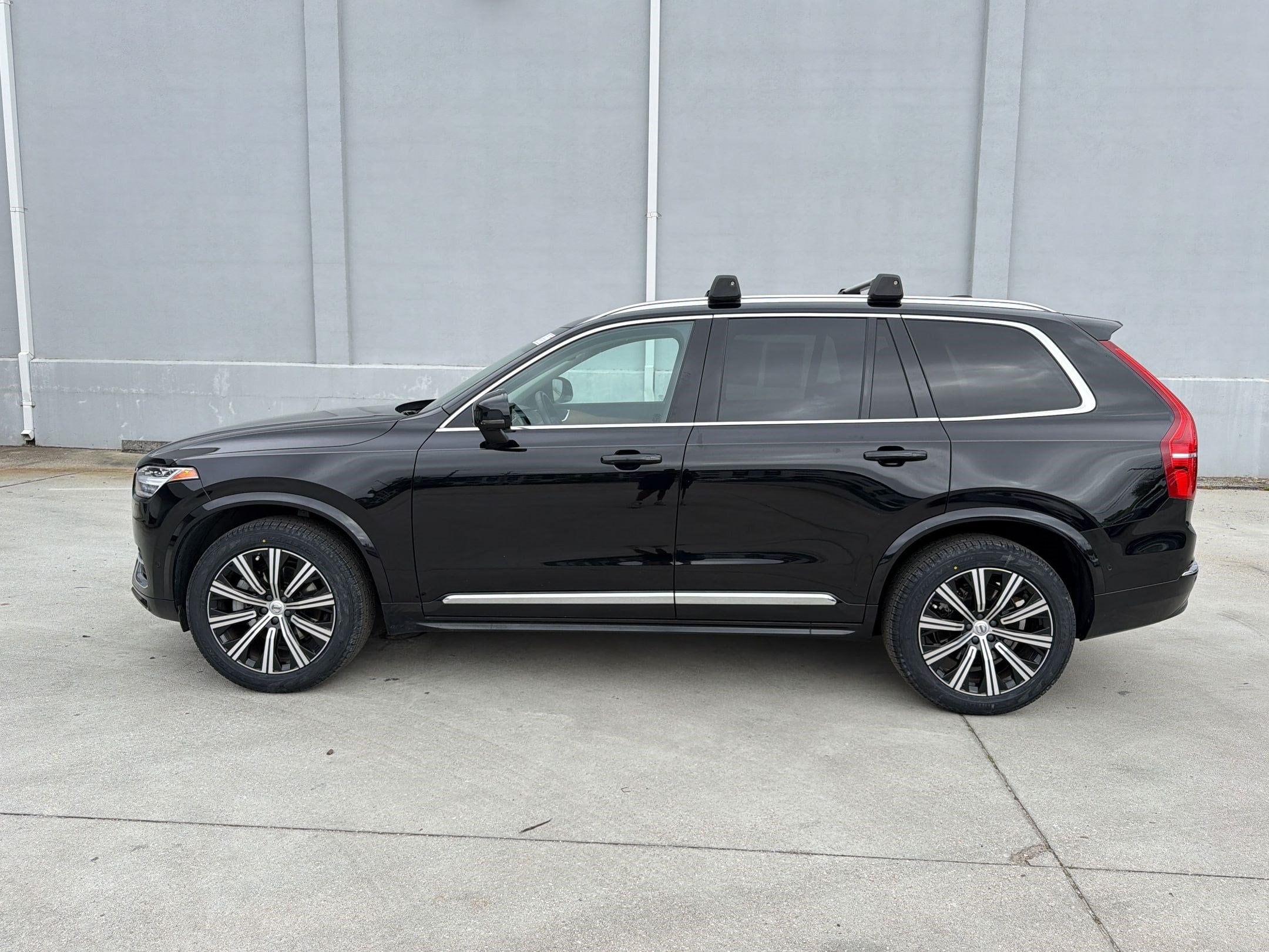2023 Volvo XC90 Plus - Photo 2