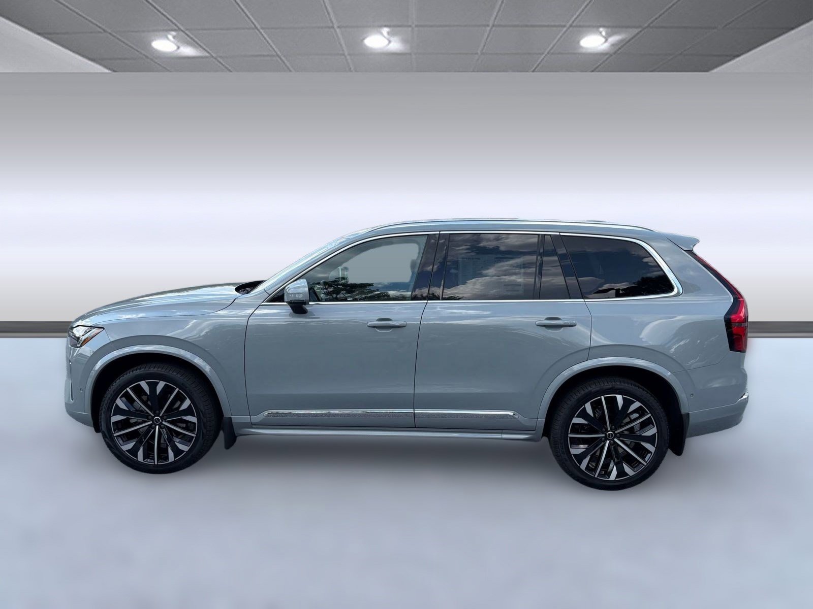 2026 Volvo XC90 Plus photo 2