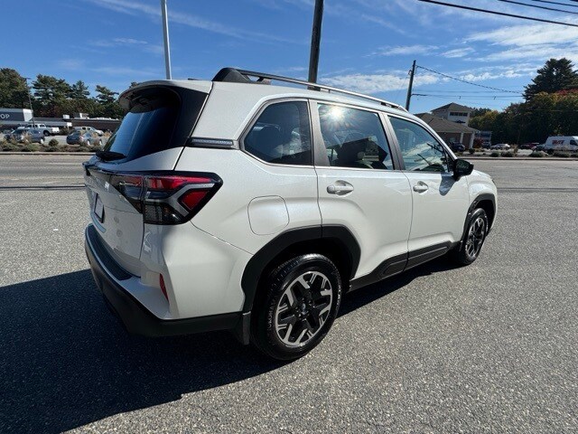 2025 Subaru Forester Base photo 3