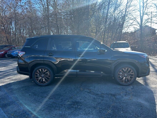 2025 Subaru Forester Sport photo 2