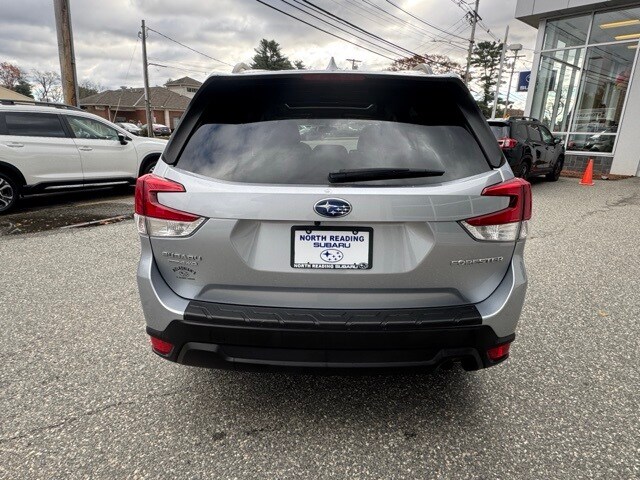2020 Subaru Forester Premium photo 3