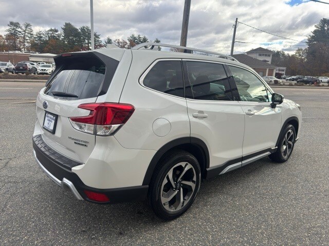 2023 Subaru Forester Touring photo 2
