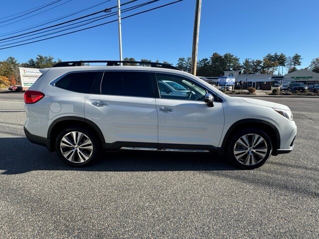 2022 Subaru Ascent Touring photo 2