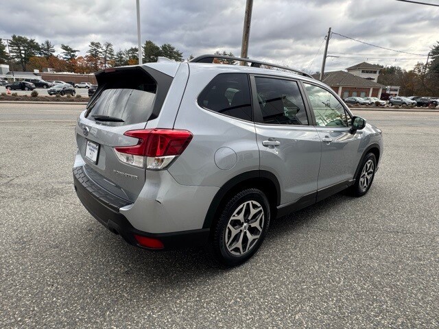 2020 Subaru Forester Premium photo 2