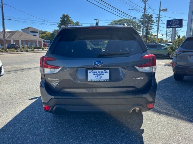 2022 Subaru Forester Premium photo 3