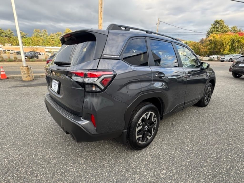 Used 2025 Subaru Forester Premium SUV