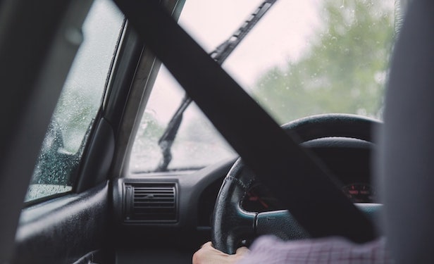 The Do's and Don'ts of Defrosting Your Windshield