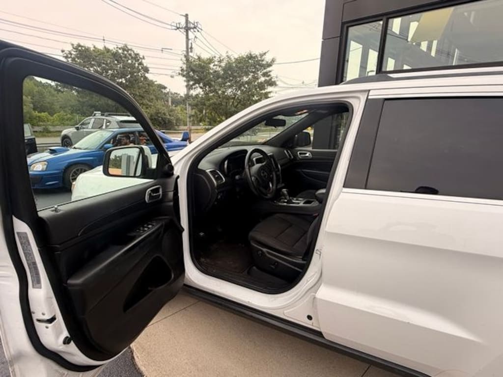 Used 2018 Jeep Grand Cherokee Laredo 4x4 SUV
